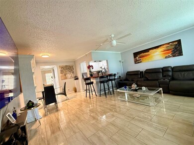 355 Oakridge T, Deerfield Beach, FL 33442 - photo 4