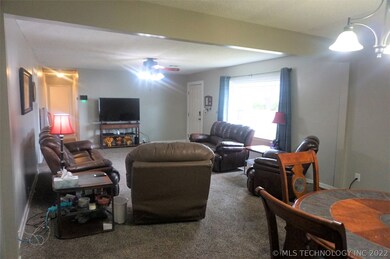 1008 Summitt St, Henryetta, OK 74437 - photo 5