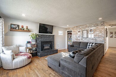 530 Freeman Rd, Central Point, OR 97502 - photo 5