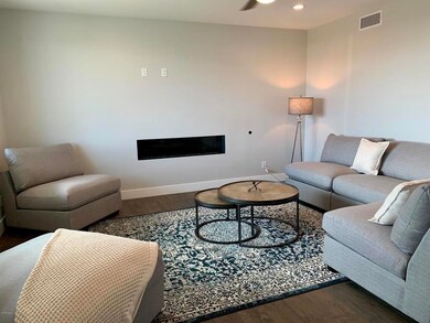 F6CEF6B8-8364-4DA0-95F8-E8BBB58BD863_1_2