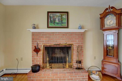 2927 Jefferson Dr, Chambersburg, PA 17201 - photo 6