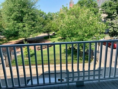 4 Linden Ct unit 2, Brookline, MA 02445 - photo 2