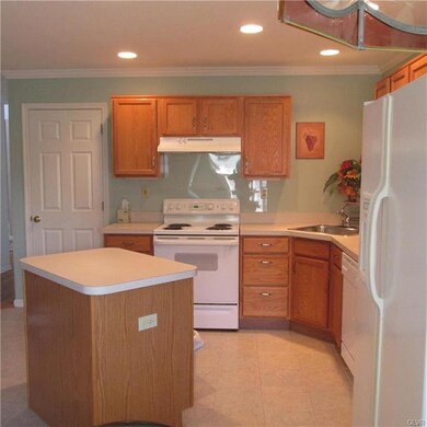 256 Park Ridge Dr, Easton, PA 18040 - photo 4