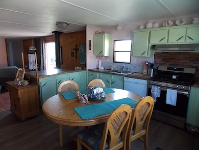 413 2nd St S, Hobson, MT 59452 - photo 6