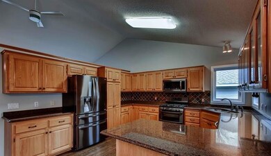 11436 Rosemill Ct, Champlin, MN 55316 - photo 4