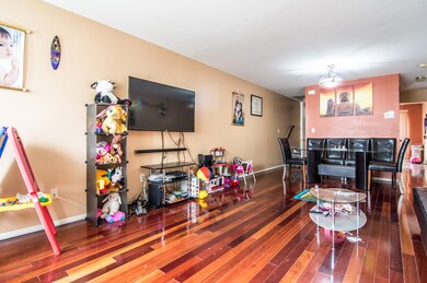 248 Skyline Dr, Staten Island, NY 10304 - photo 4