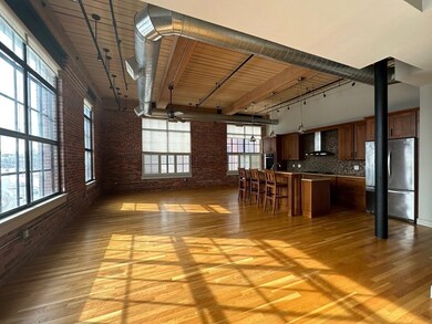 491 Dutton St unit 402, Lowell, MA 01854 - photo 4