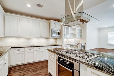 1909 Woodhead St, Houston, TX 77019 - photo 2