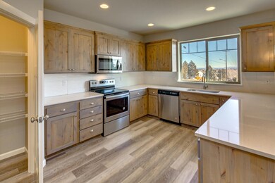 2714 SW 34th St, Redmond, OR 97756 - photo 4