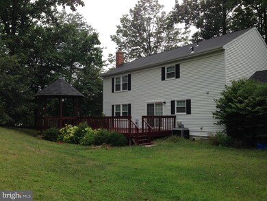 8851 Woodlawn Way, Springfield, VA 22153 - photo 2