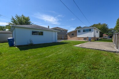 669 N Indiana St, Elmhurst, IL 60126 - photo 3