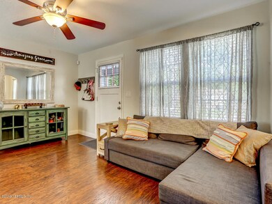 1327 Macarthur St, Jacksonville, FL 32205 - photo 6