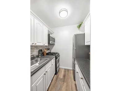 136 E 56th St unit 3G, New York, NY 10022 - photo 7