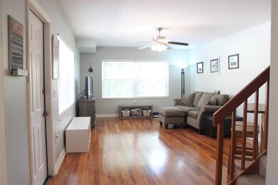 31 Clinton Ct unit B, Royal Palm Beach, FL 33411 - photo 2