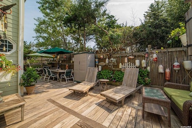 917 E End Walk, Bay Shore, NY 11706 - photo 6