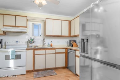 11008 Inlet Dr, Emerald Isle, NC 28594 - photo 4