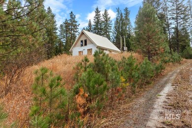 301 W Mill St, Cascade, ID 83611 - photo 7