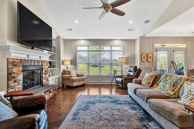 Living room w/lots of Natural Light