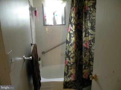 128 Polk Dr, Manassas Park, VA 20111 - photo 5