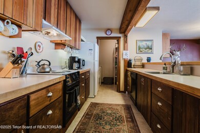 3910 S Lake Creek Dr unit 13-1-2, Wilson, WY 83014 - photo 4