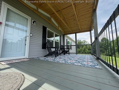 6498 Triplett Ridge Rd, Clay, WV 25043 - photo 5