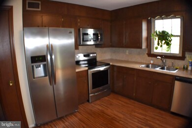 226 E Spruce St, New Holland, PA 17557 - photo 6