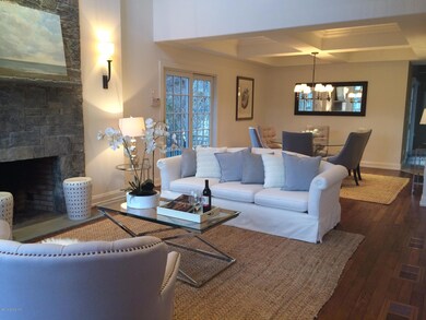 vr8 Living room