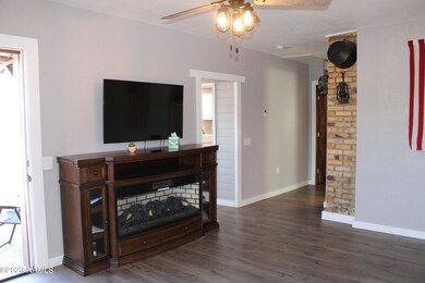 523 W Aspinwall St, Winslow, AZ 86047 - photo 4