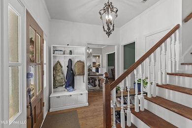 10-web-or-mls-1018 Newland St-10