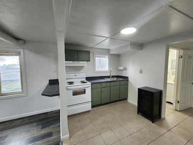 1420 Oregon Ave, Klamath Falls, OR 97601 - photo 7