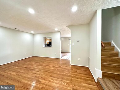 18662 Winding Creek Place, Germantown, MD 20874 - photo 2