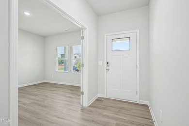 18-web-or-mls-Raleigh - Oak Manor - 721