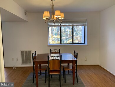 1658 Parkcrest Cir unit 301, Reston, VA 20190 - photo 4