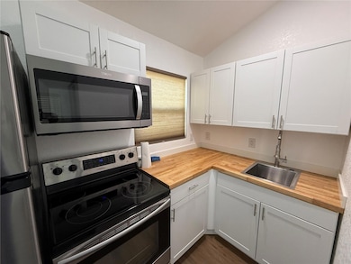 5521 1/2 5th Ave N, Saint Petersburg, FL 33710 - photo 2