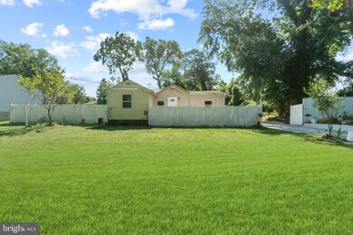 2701 Country Club Rd, Hyattsville, MD 20785 - photo 2