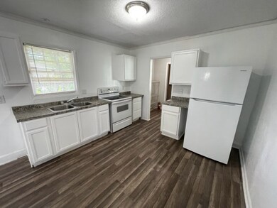 2511 Cherry St, Brunswick, GA 31520 - photo 3