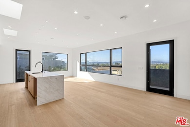 5280 Sanchez Dr, Los Angeles, CA 90008 - photo 7