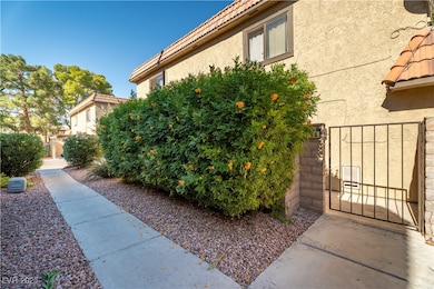 764 Apple Tree Ct, Henderson, NV 89014 - photo 4