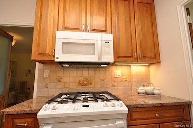 Garth Essex unit 6C1, Scarsdale, NY 10583 - photo 7