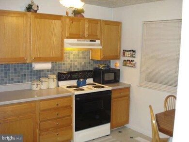 646 Burlington Ct, Edgewood, MD 21040 - photo 3