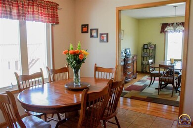 4322 SW Misty Harbor Dr, Topeka, KS 66610 - photo 6