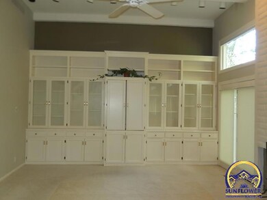 41 SW Pepper Tree Ln, Topeka, KS 66611 - photo 4