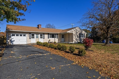 8 Ridgeview Dr, Feeding Hills, MA 01030 - photo 2