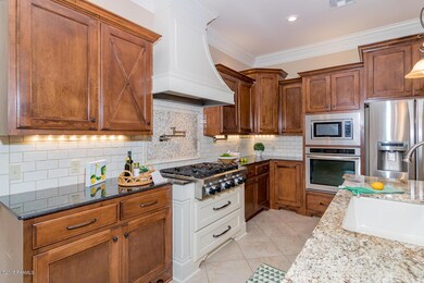 211 Abaco Dr-6