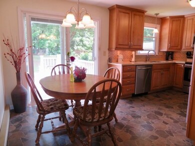 9 Plain St, Easthampton, MA 01027 - photo 7