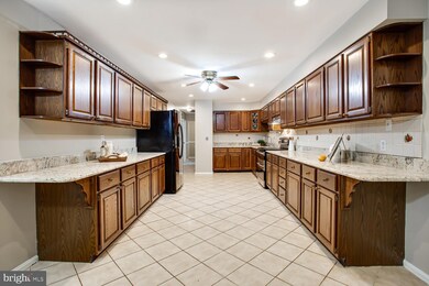 9120 Kris Dr, White Plains, MD 20695 - photo 7