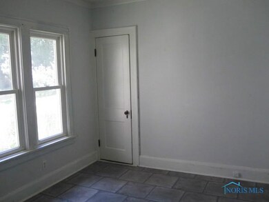 1823 Talbot St, Toledo, OH 43613 - photo 5