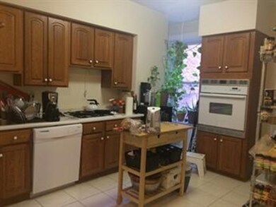 182 Saint Paul St unit 2R, Brookline, MA 02446 - photo 2