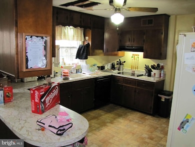 10709 Montgomery Dr, Manassas, VA 20111 - photo 3