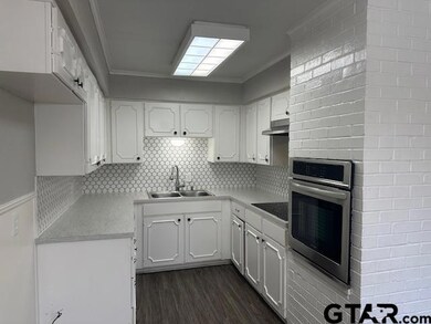 3317 Paluxy Dr, Tyler, TX 75701 - photo 6